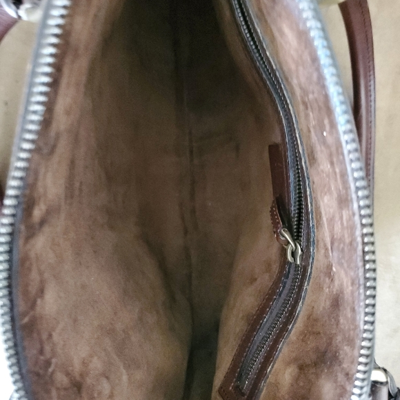 Small Brown Gucci Shoulder Handbag - Picture 6 of 12